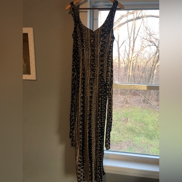 Beautiful, formal, Pleated pantsuit!  Open back with straps to tie in back. - Picture 2 of 8